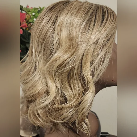 Raquel Welch Ombre Blonde Wavy Lace Wig - Picture 2 of 5